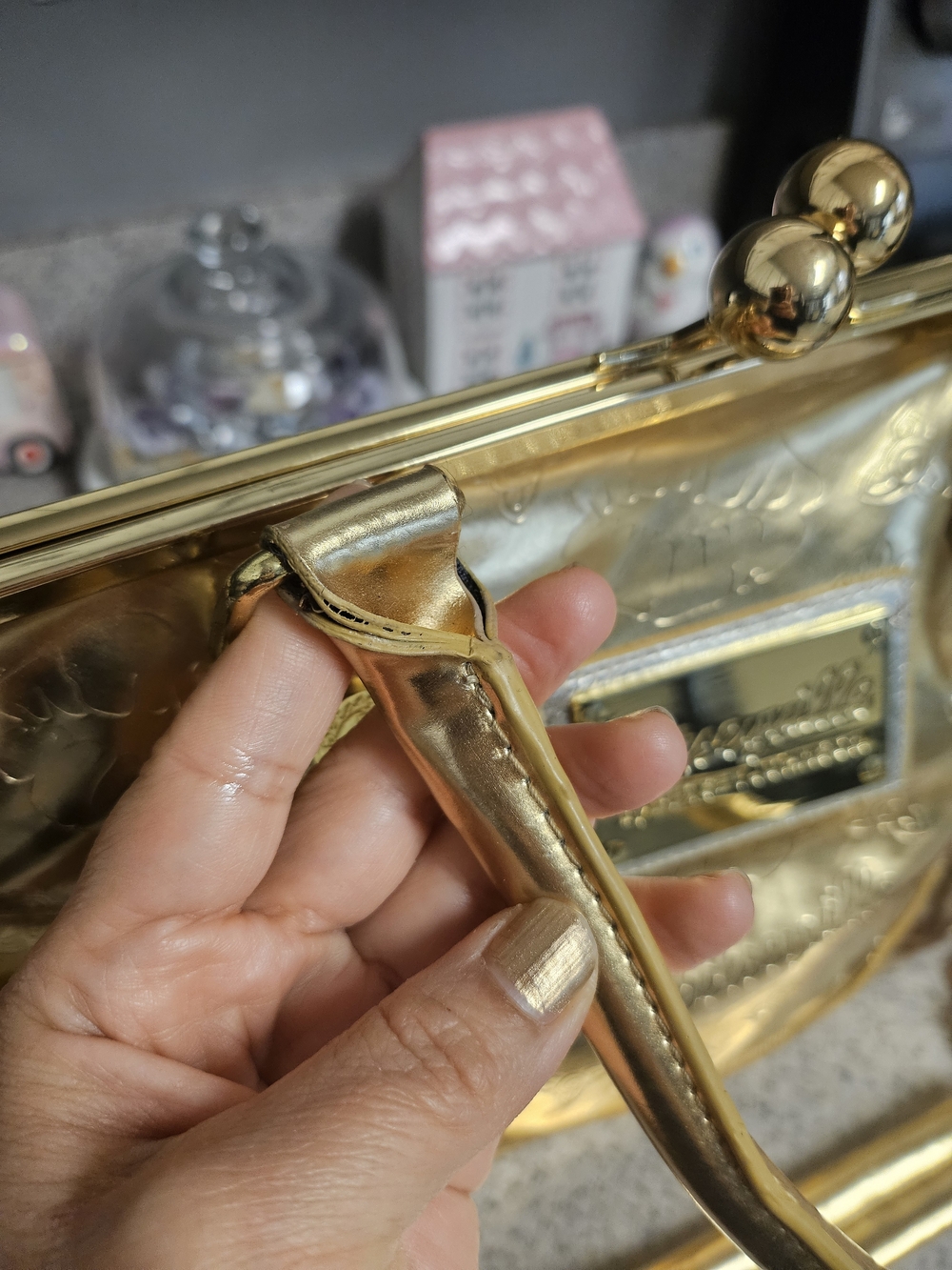 Rare Vintage Y2K Betseyville by Betsey Johnson Metallic Gold Kiss-Lock Bag ✨ - Picture 13 of 16